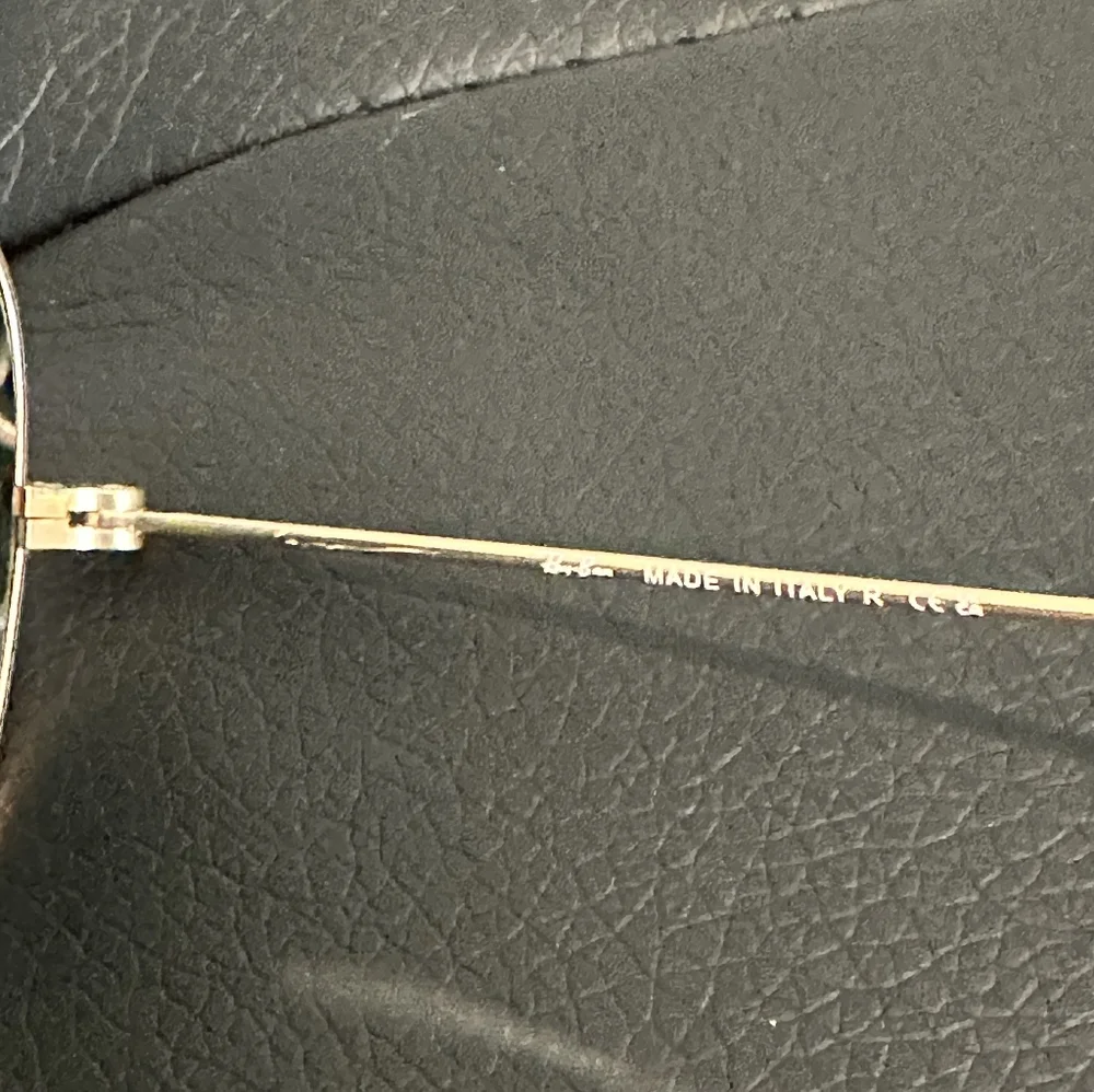 Ray-Ban Aviator Sunglasses with Purple-Pink Mirrored Lenses and Gold Frame